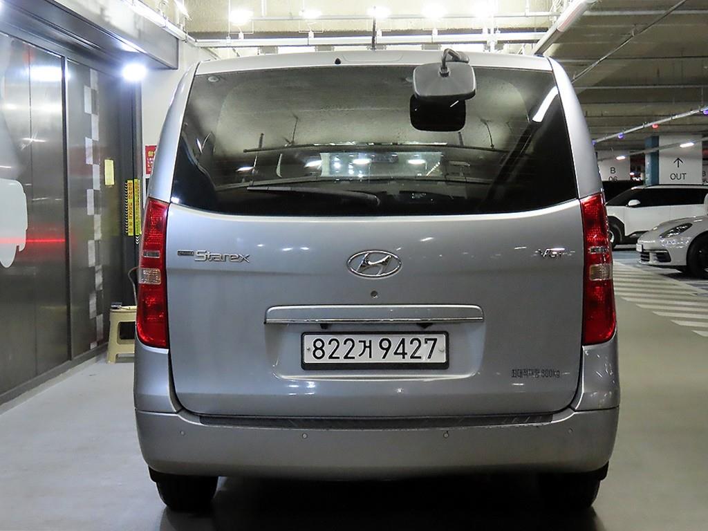 HYUNDAI Starex - Vista 5