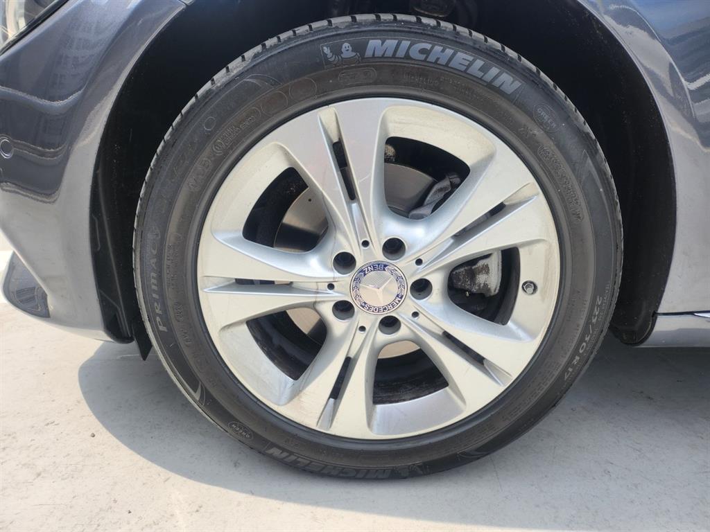 Mercedes Benz C Class - Vista 3