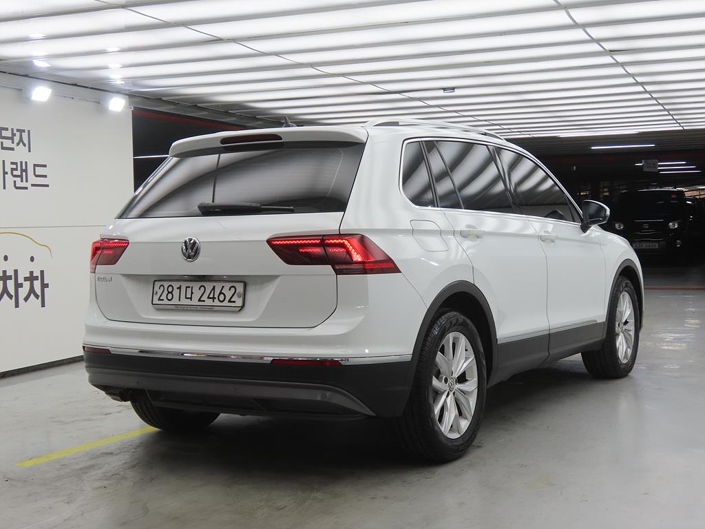Volkswagen Tiguan - Vista 4