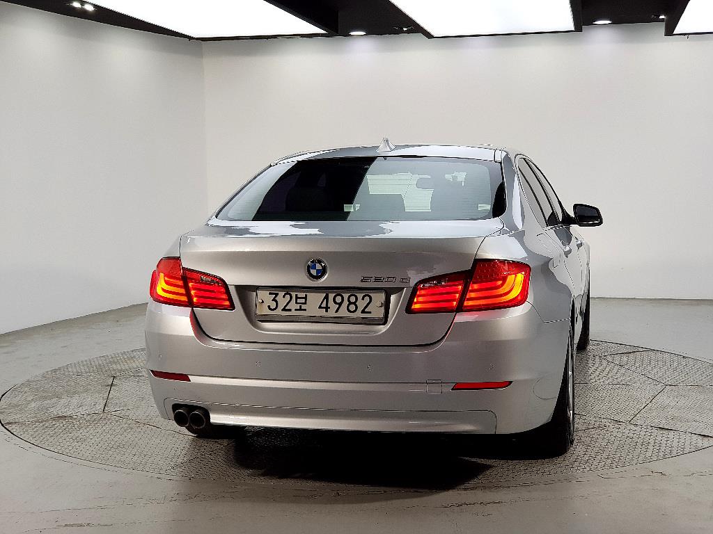 BMW 5 Series - Vista 3