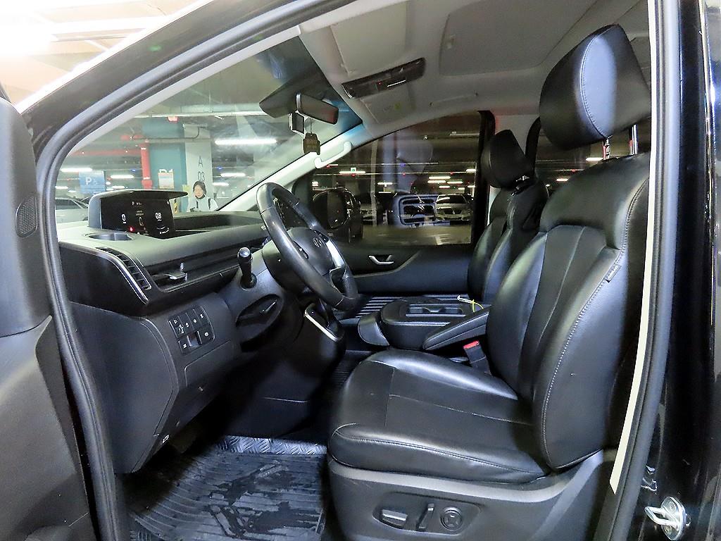 HYUNDAI Staria - Vista 5