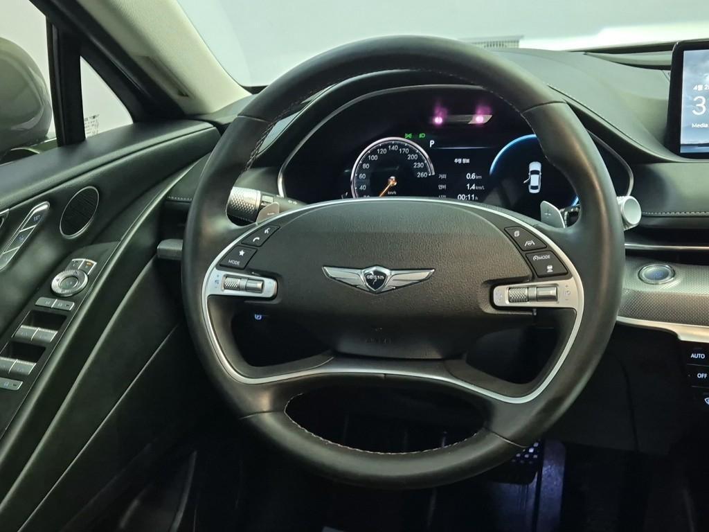 Genesis G80 - Vista 9