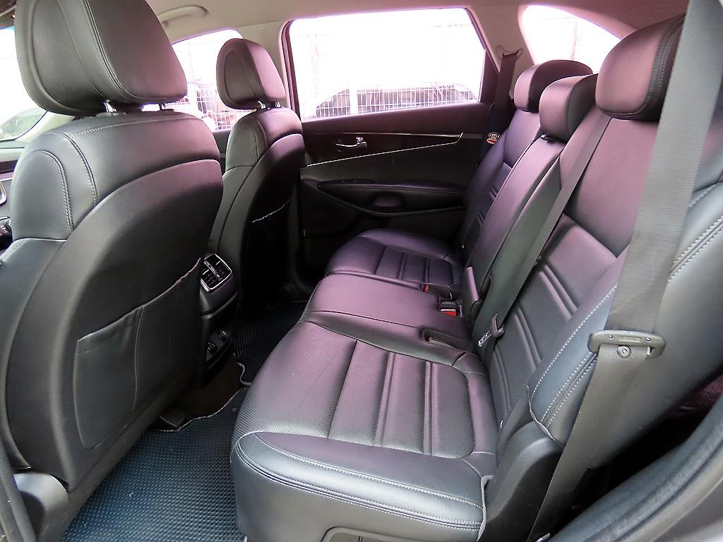 KIA Sorento - Vista 6