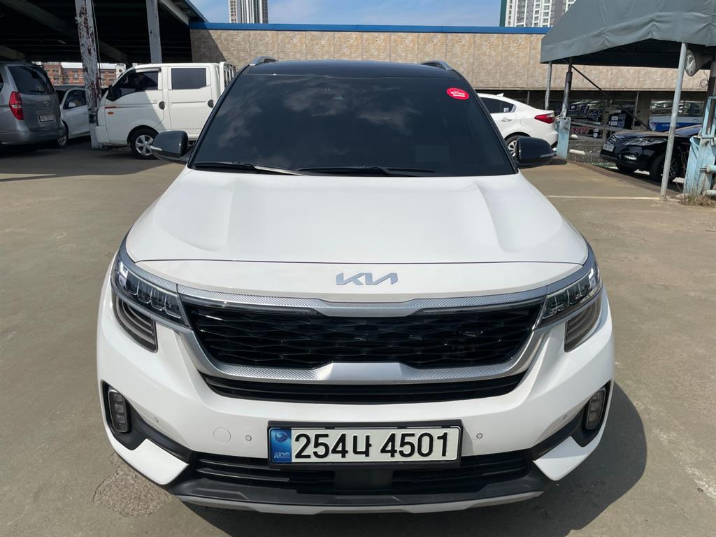 KIA Seltos 2023 Blanco - Importación desde Corea - HF Imports Iquique - Foto 1