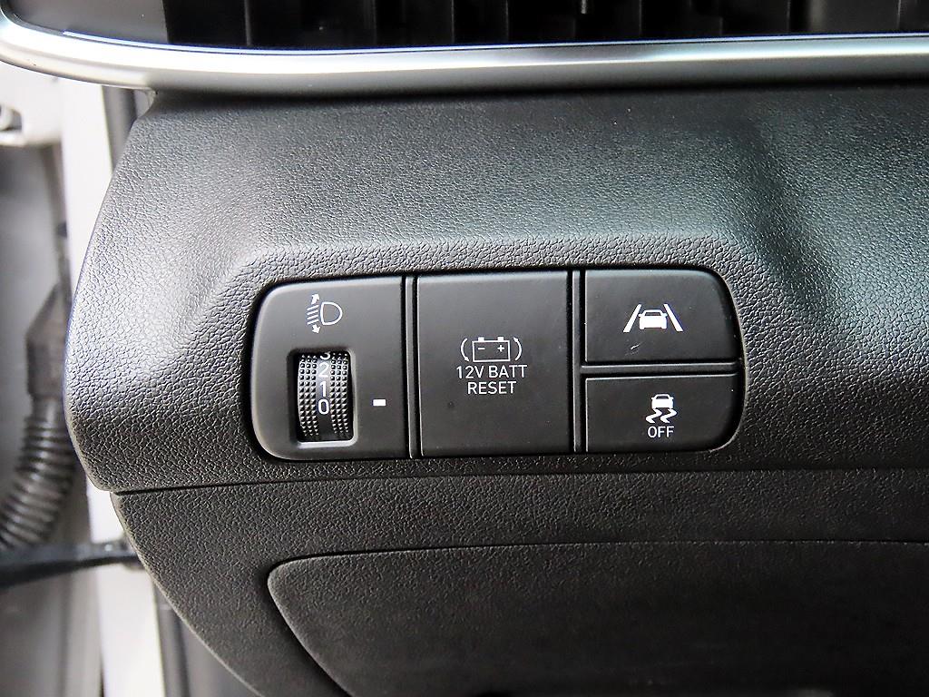 HYUNDAI Avante - Vista 12
