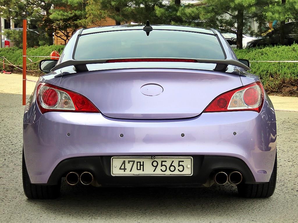 HYUNDAI Genesis - Vista 4