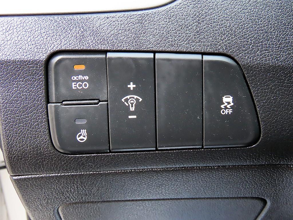 HYUNDAI Avante - Vista 12