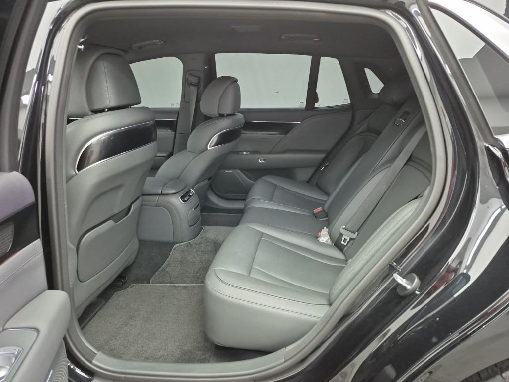 Genesis G90 - Vista 12