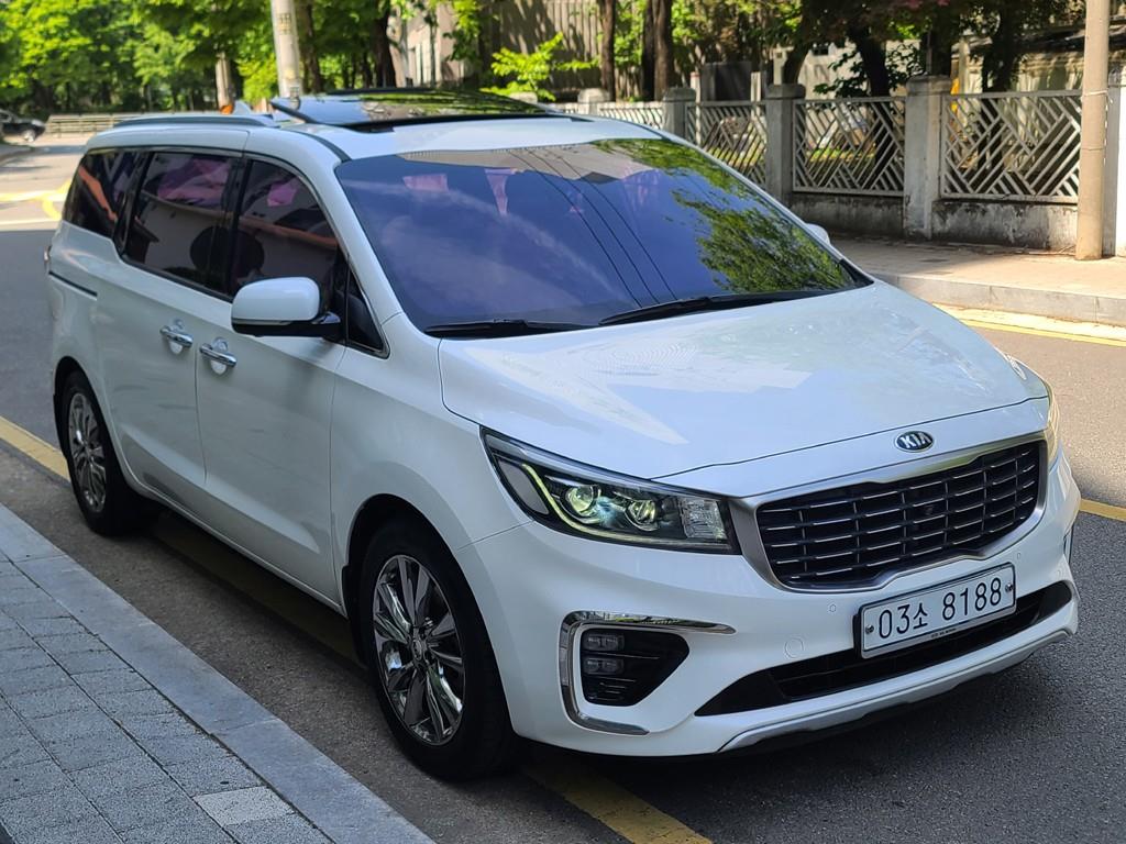 KIA Carnival - Vista 3