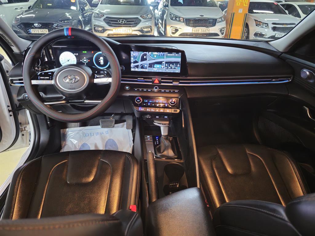 HYUNDAI Avante - Vista 7