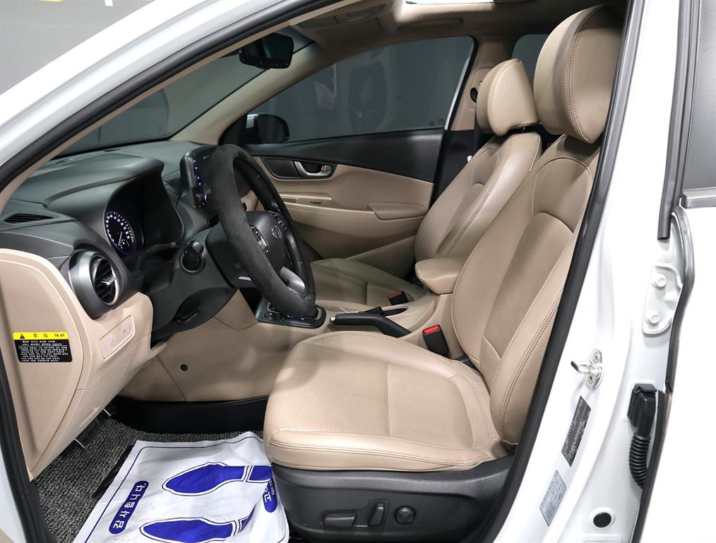 HYUNDAI Kona - Vista 8