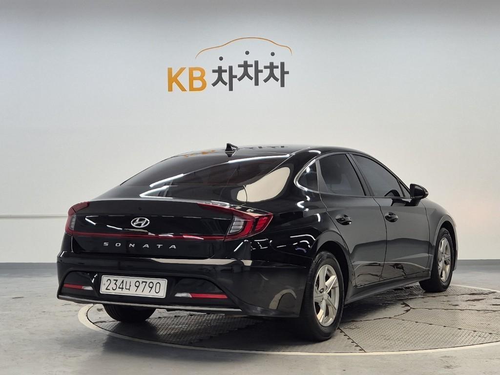 HYUNDAI Sonata - Vista 3