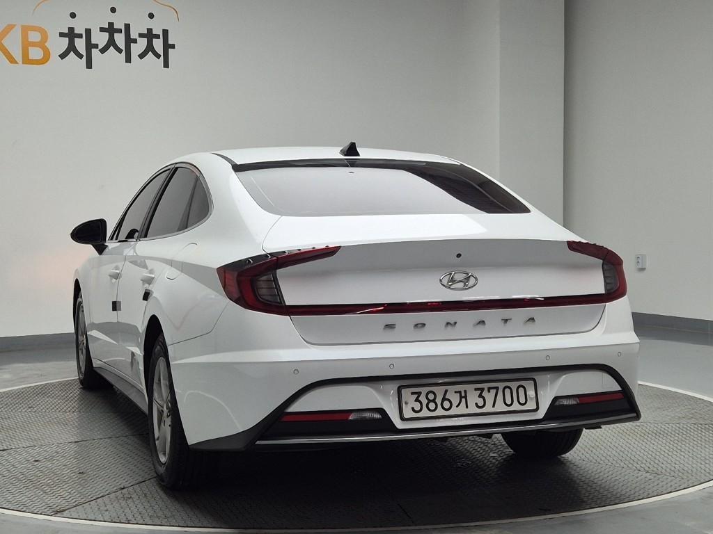 HYUNDAI Sonata - Vista 2