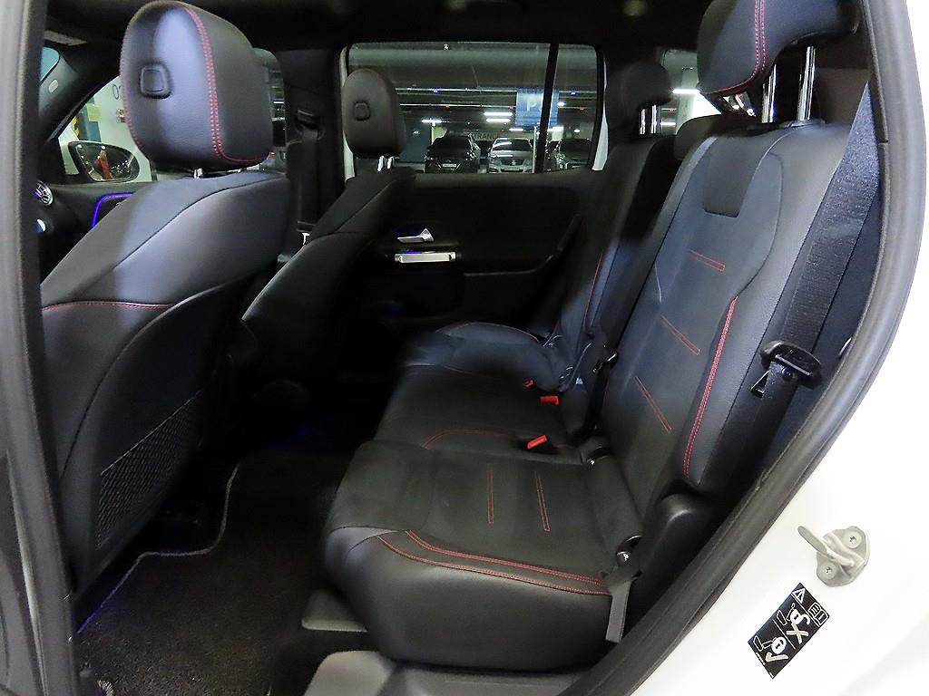 Mercedes Benz GLB Class - Vista 7
