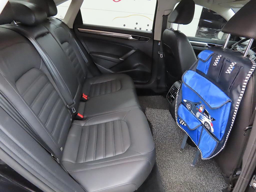 Volkswagen Passat - Vista 8