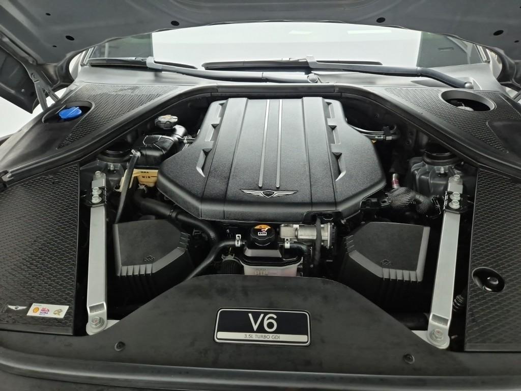 Genesis G90 - Vista 5