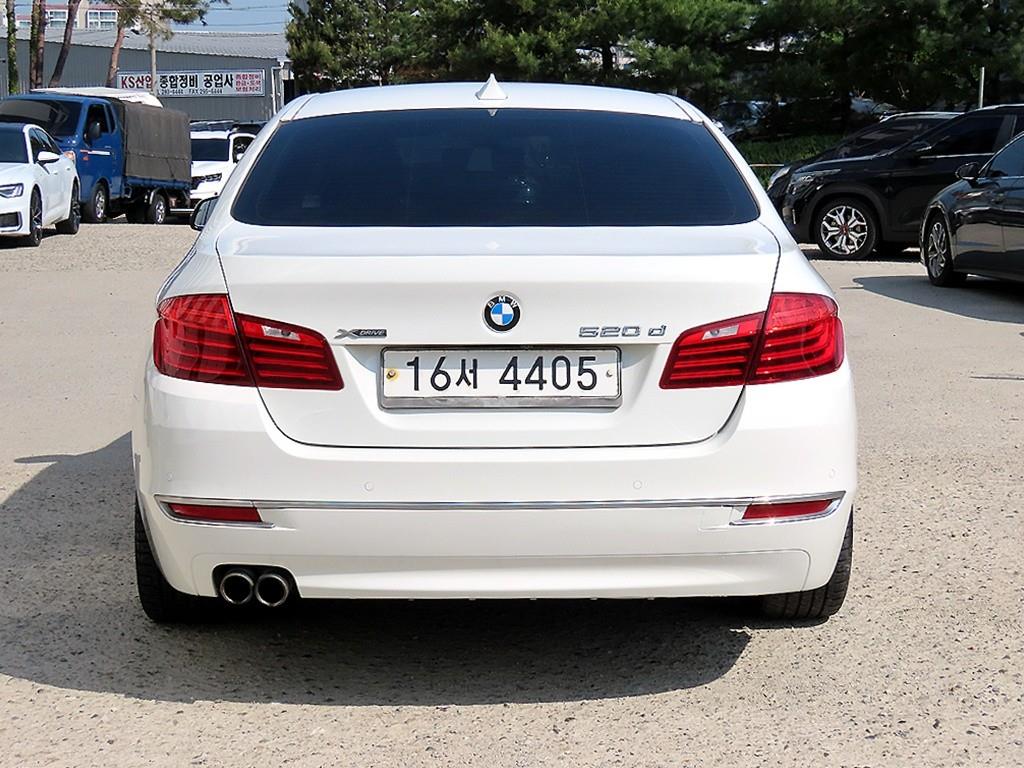 BMW 5 Series - Vista 4