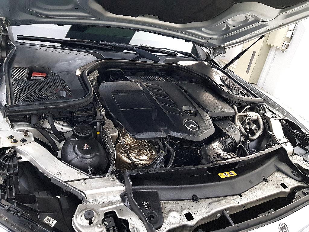 Mercedes Benz E class - Vista 6