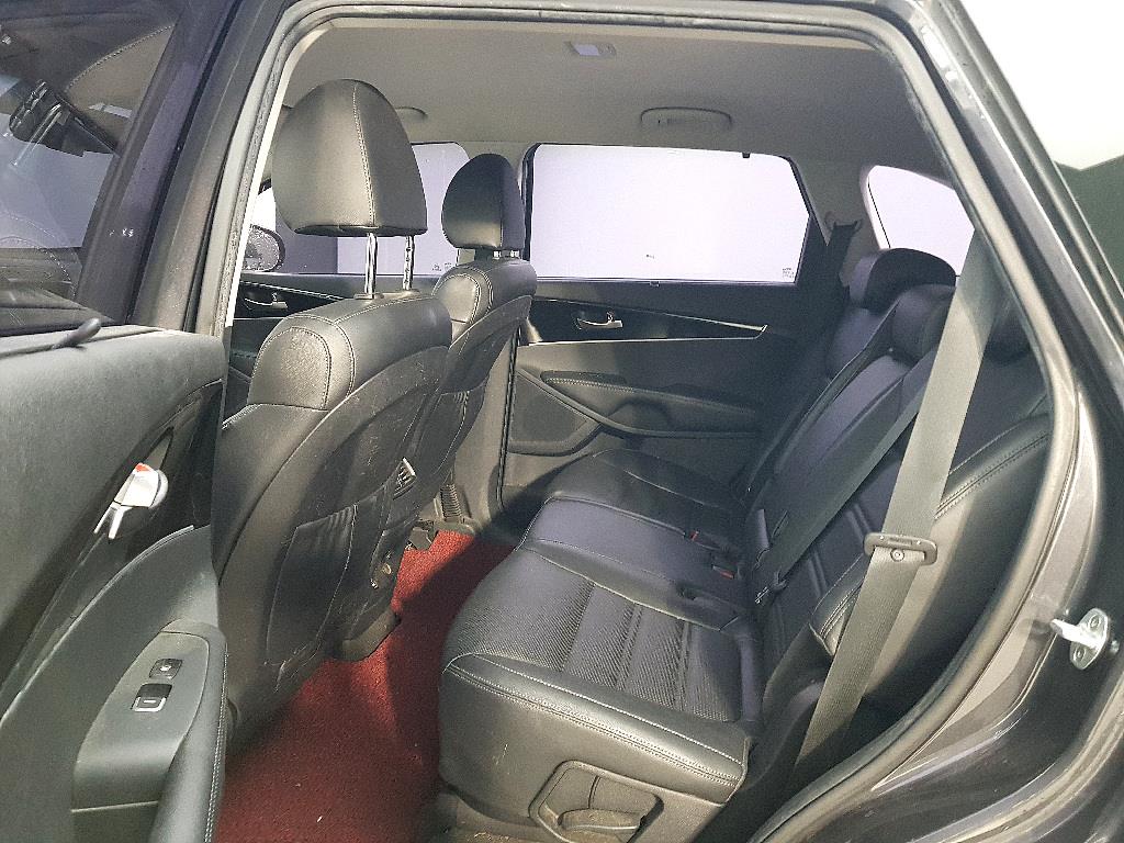 KIA Sorento - Vista 9