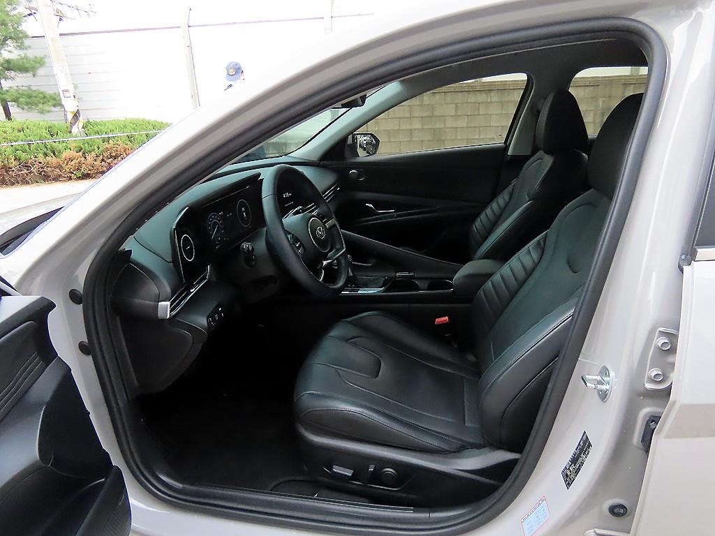 HYUNDAI Avante - Vista 5