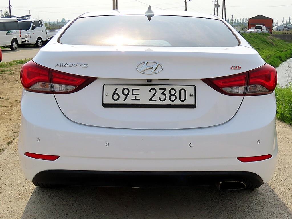 HYUNDAI Avante - Vista 4