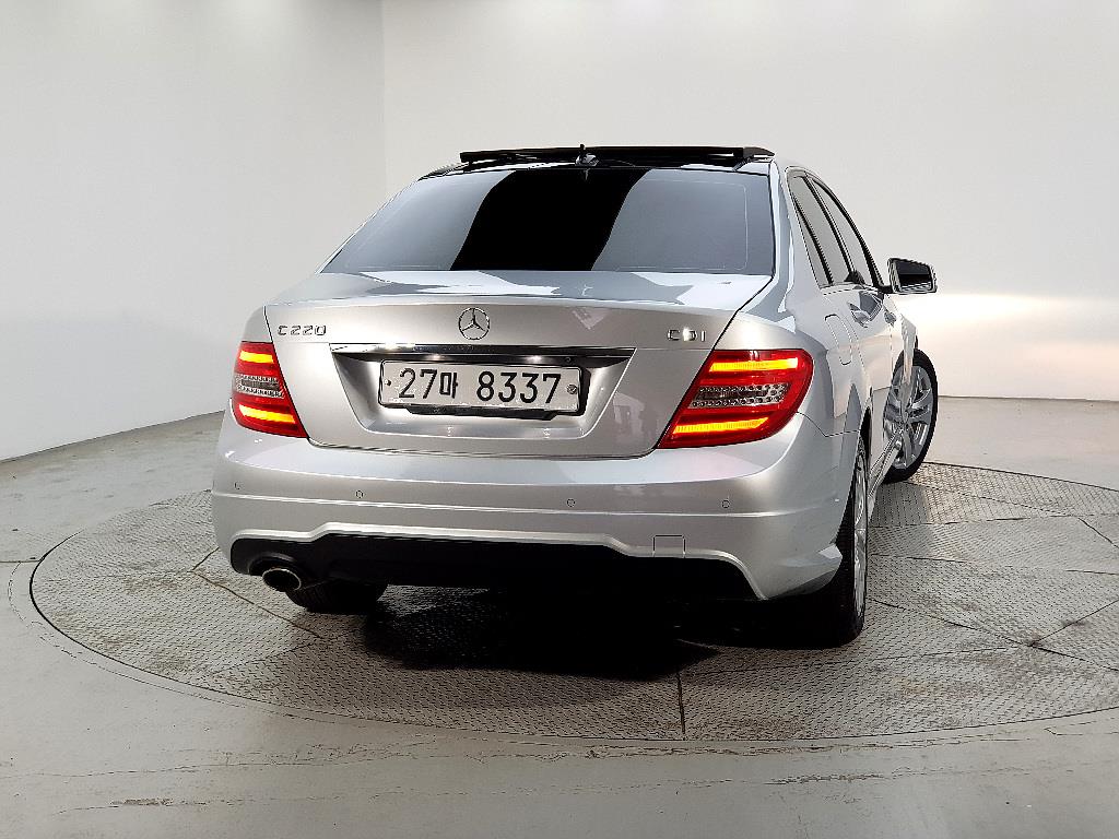 Mercedes Benz C Class - Vista 3