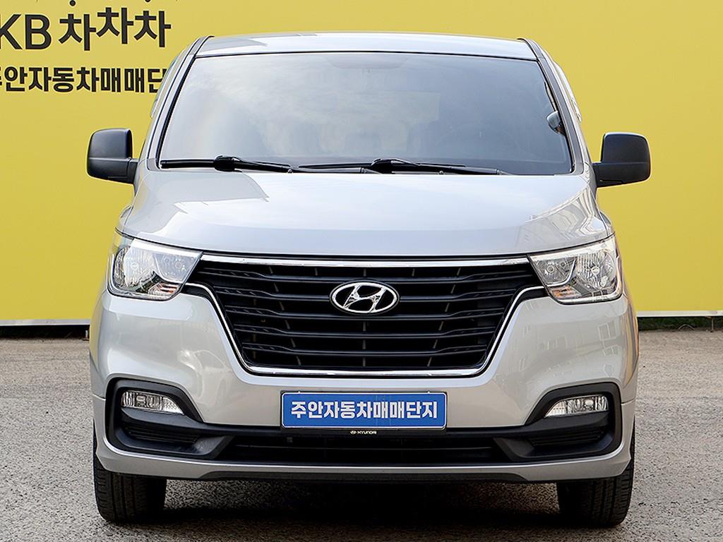 HYUNDAI Starex 2020 Gris - Importación desde Corea - HF Imports Iquique - Foto 1
