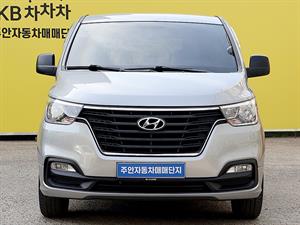 HYUNDAI Starex - Vista 2