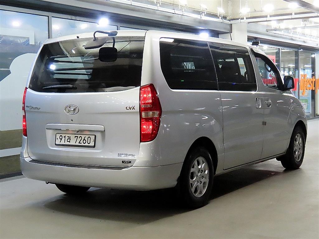HYUNDAI Starex - Vista 4