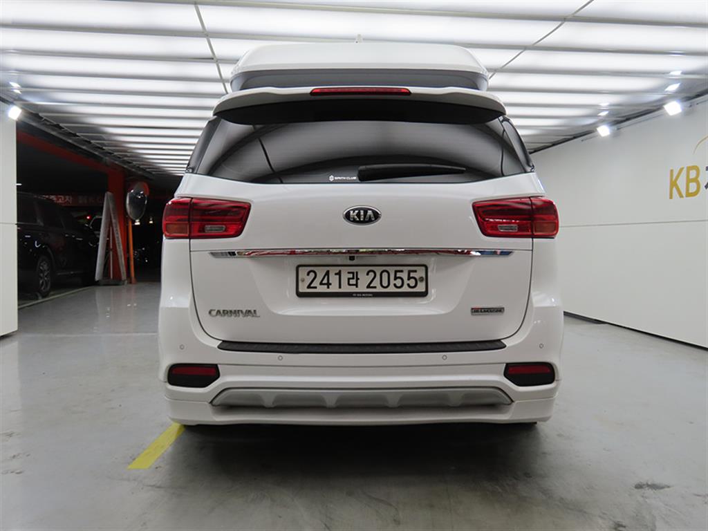 KIA Carnival - Vista 3
