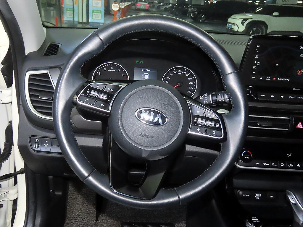 KIA Seltos - Vista 8