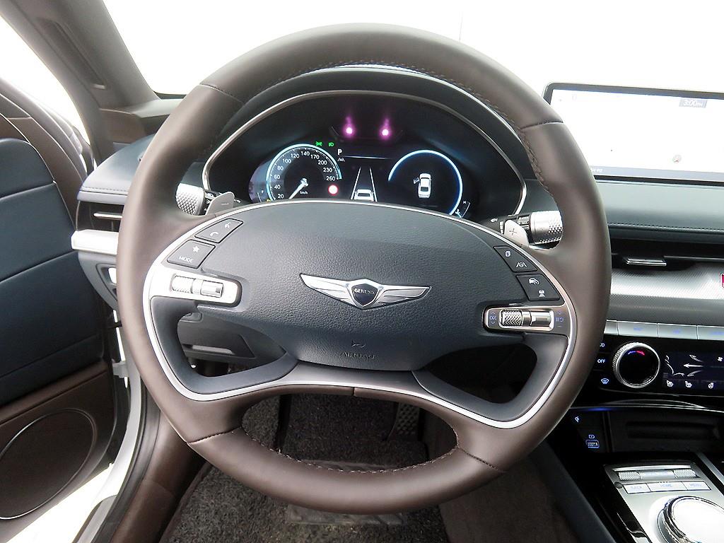 Genesis G80 - Vista 9