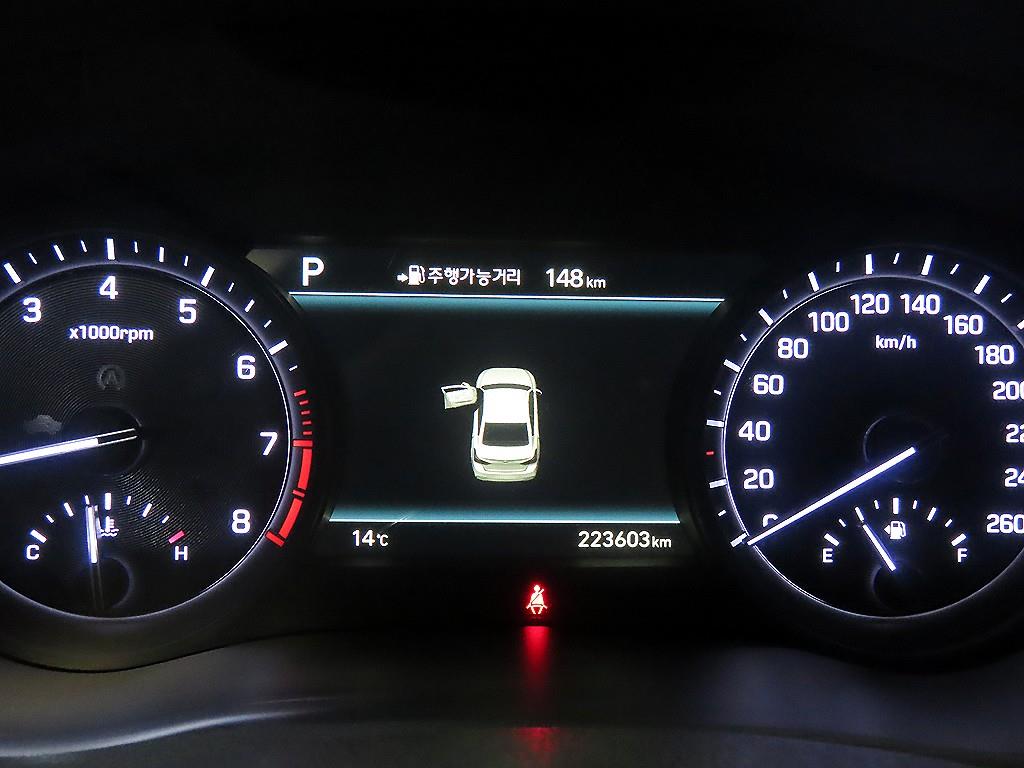 Genesis G80 - Vista 10