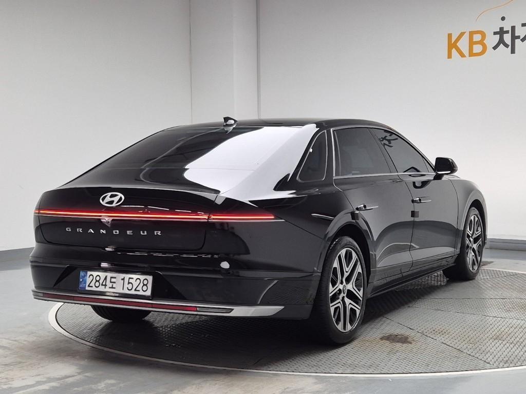 HYUNDAI Grandeur - Vista 4