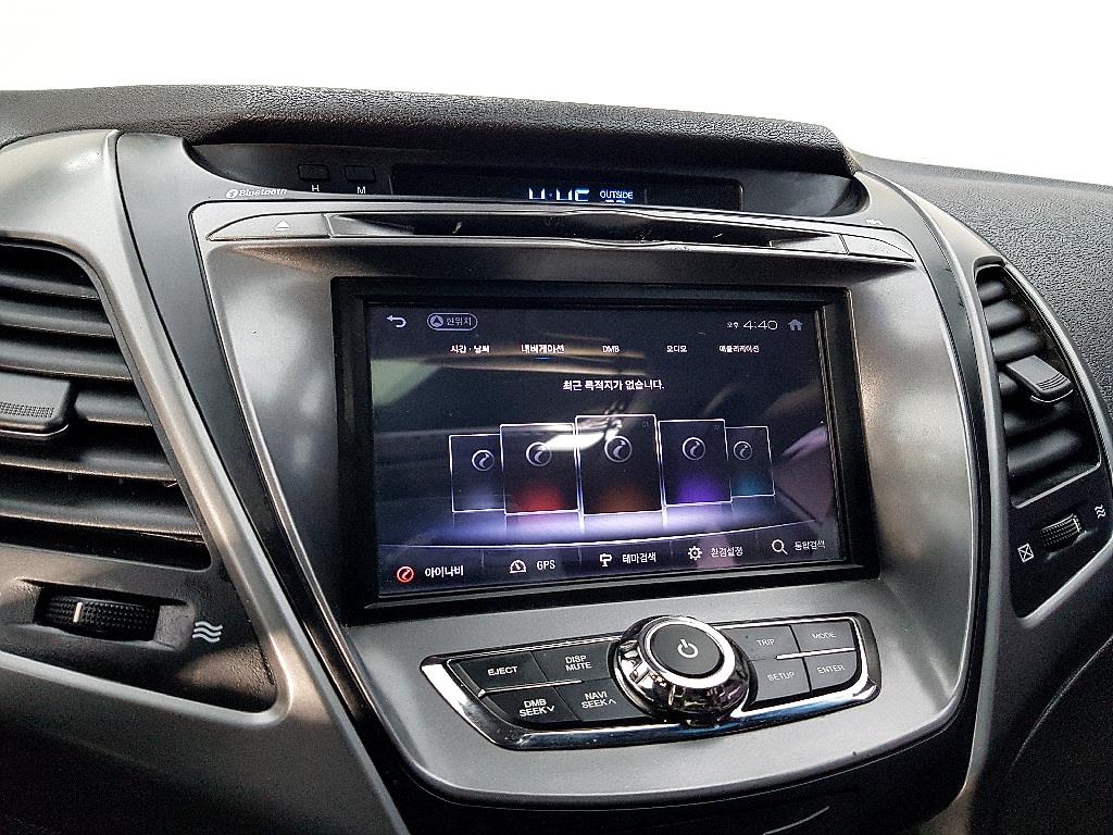 HYUNDAI Avante - Vista 12