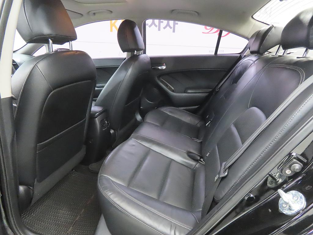 KIA K3 - Vista 6