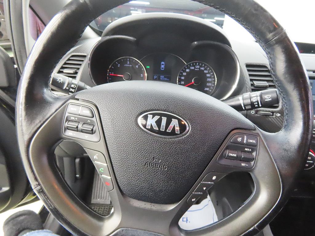 KIA K3 - Vista 8