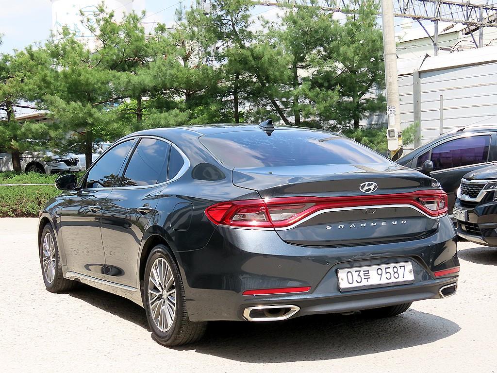 HYUNDAI Grandeur - Vista 3