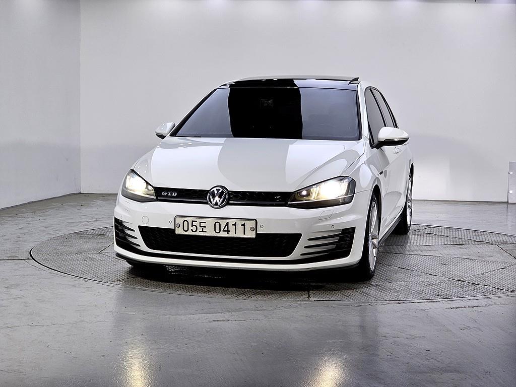 Volkswagen Golf - Vista 2