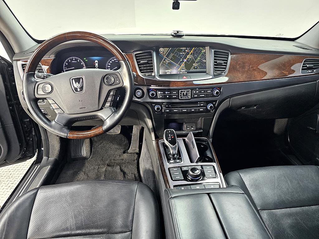 HYUNDAI Equus - Vista 5
