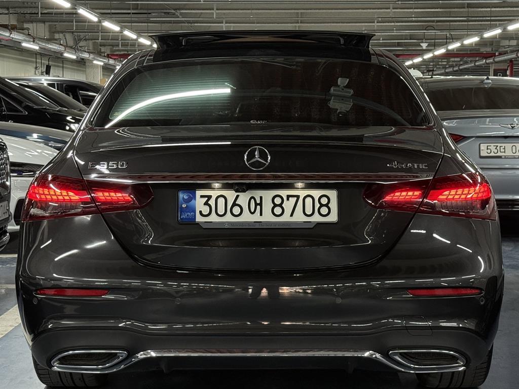 Mercedes Benz E class - Vista 4