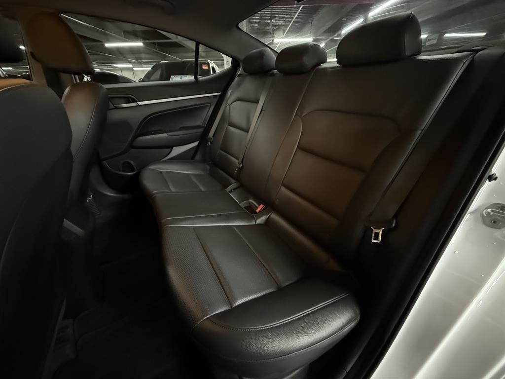 HYUNDAI Avante - Vista 6