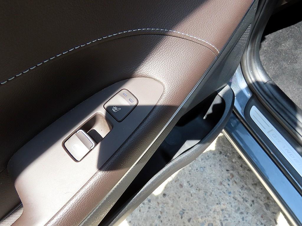 HYUNDAI Grandeur 2018 Gris - Importación desde Corea - HF Imports Iquique - Foto 17
