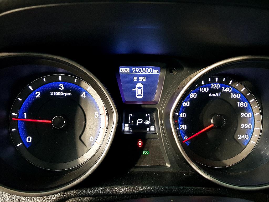 HYUNDAI i30 - Vista 7