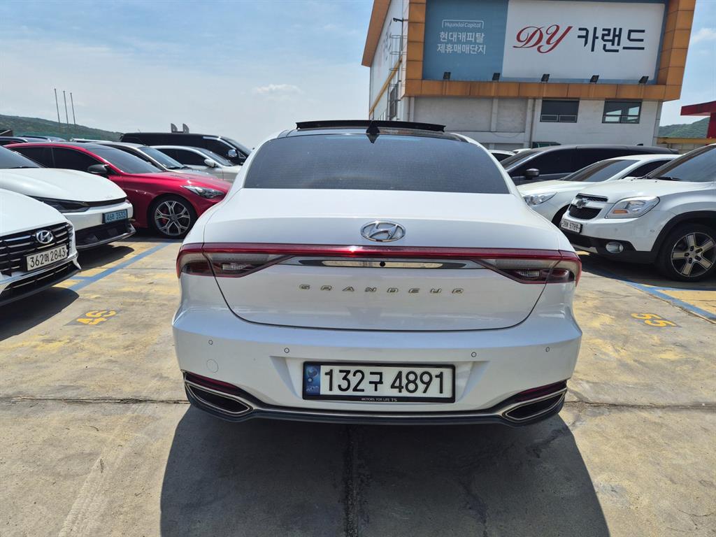 HYUNDAI Grandeur - Vista 4