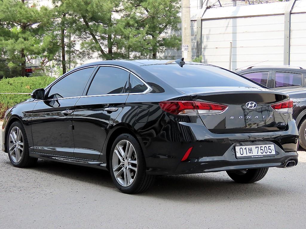 HYUNDAI Sonata - Vista 3