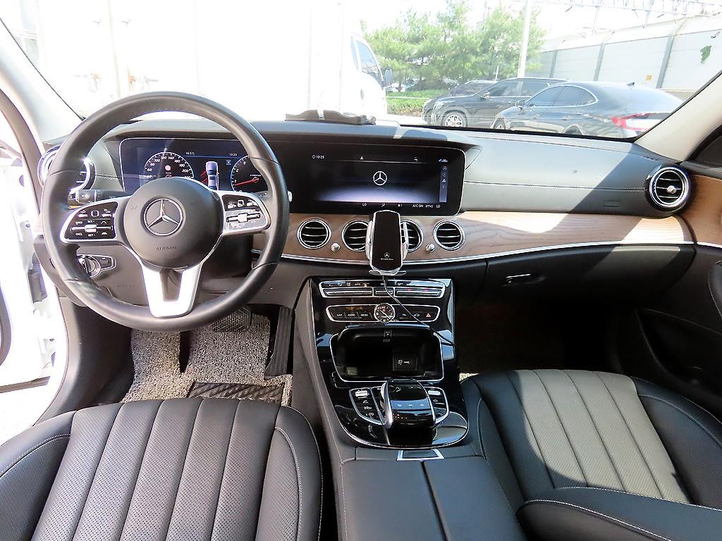 Mercedes Benz E class - Vista 7