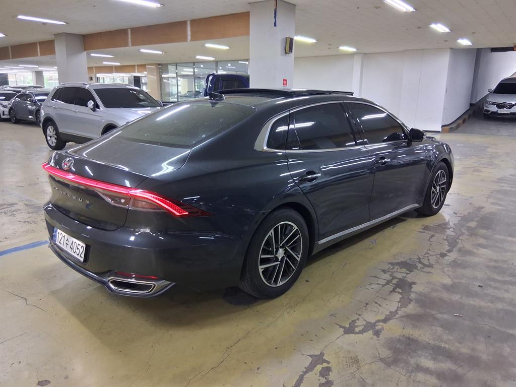HYUNDAI Grandeur - Vista 4