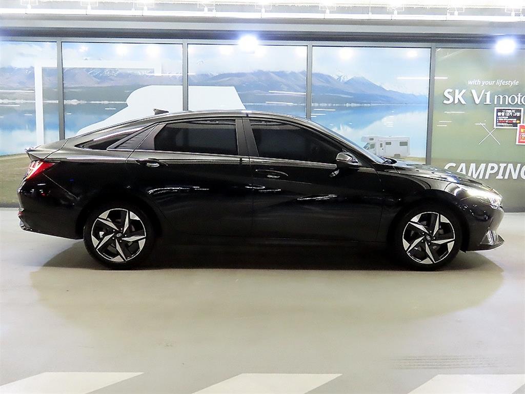 HYUNDAI Avante - Vista 3