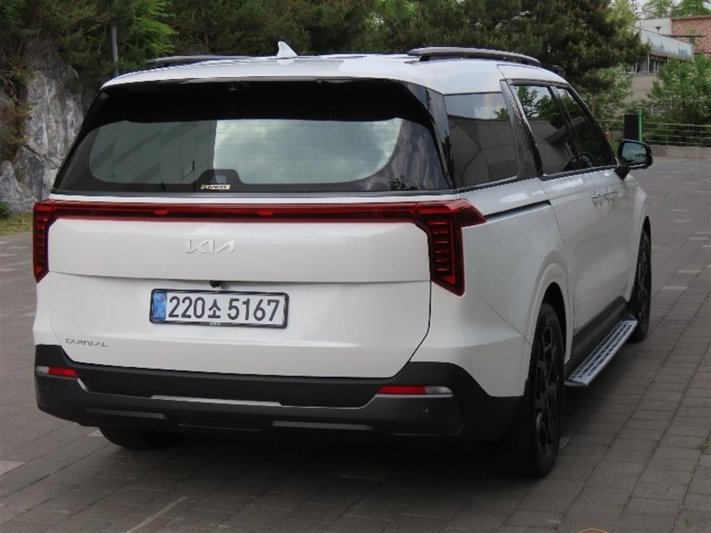 KIA Carnival - Vista 5